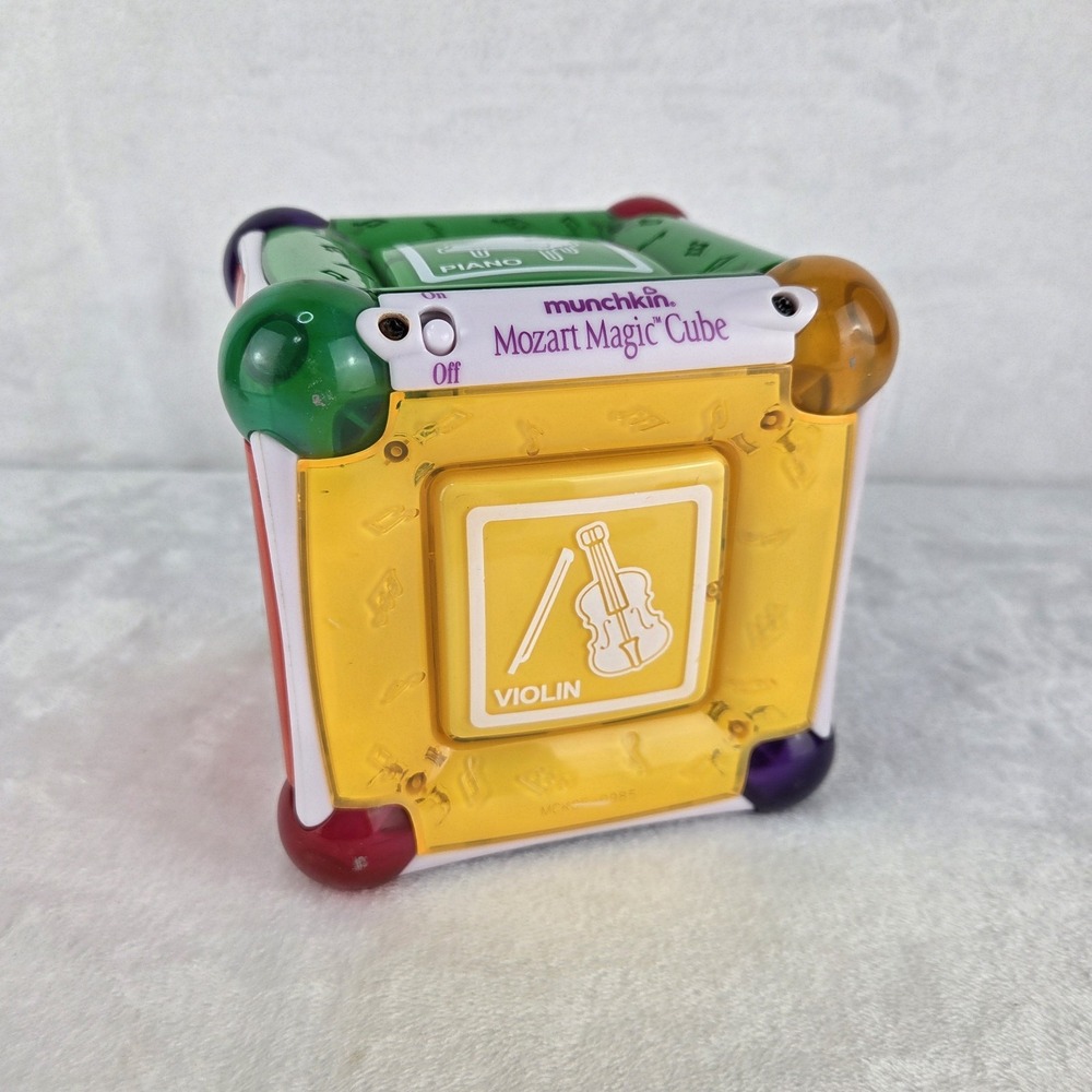 Munchkin Mozart Magic Cube Musical Toy Baby Learning Classical Music Tested READ